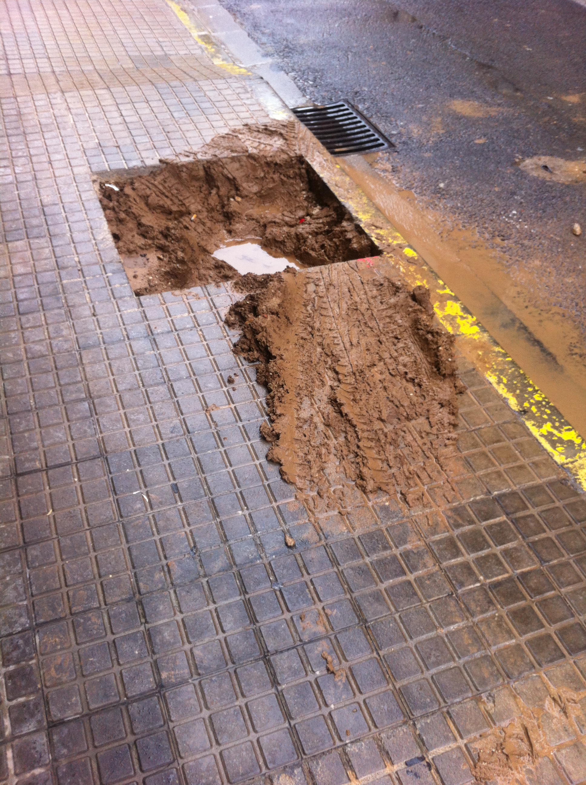 “LO IMPORTANT ÉS LA FOTO, EL DEMÉS  ENS IMPORTA UN PEPINO”