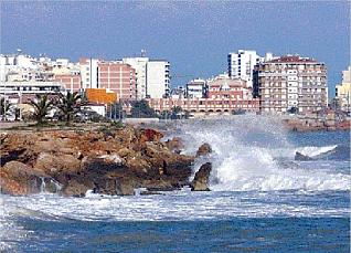 ESPIGONS I APORTS DE ARENA A LA PLATJA DEL FORTÍ