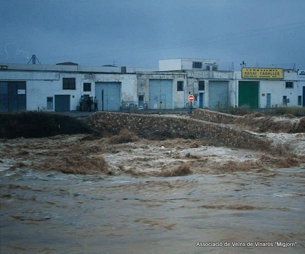 Perill, arbres al Cervol, aumenta el risc d’inundació de Vinaròs